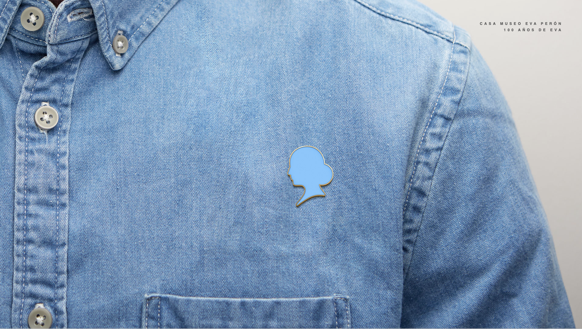 Casa Museo Eva Perón - pin sobre camisa